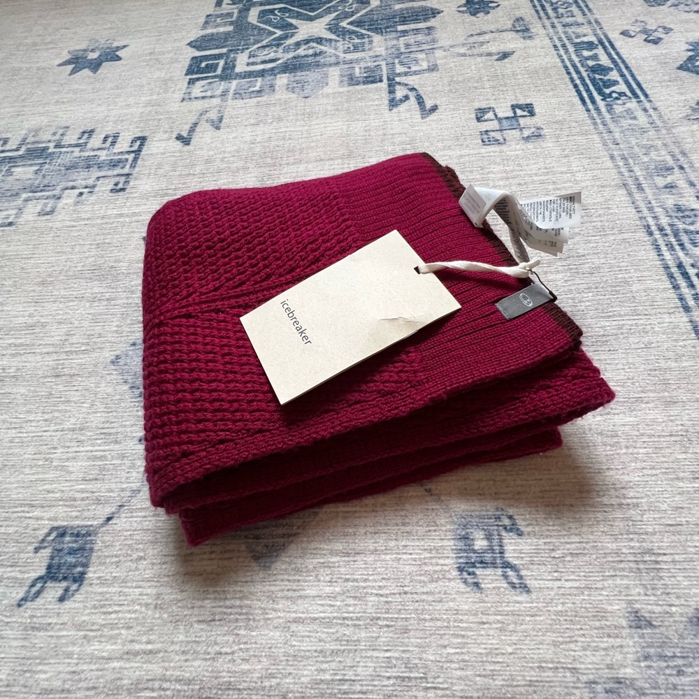 Icebreaker scarf